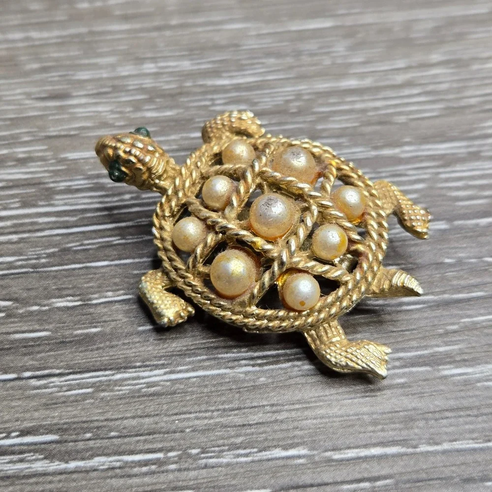Vintage Turtle Brooch Pin Gold Tone Faux Pearl Green Eyes Figural 1.6